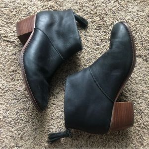 Toms black leather ankle boots Sz 6.5